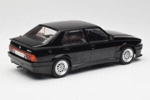 Alfa Romeo 75 Turbo Evoluzione Čierny MCG 1:18 MCG18429 Kov – obrázok 2 z 6