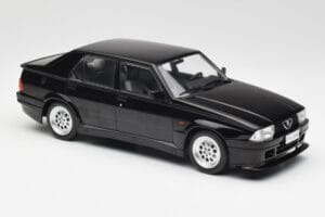 Alfa Romeo 75 Turbo Evoluzione Čierny MCG 1:18 MCG18429 Kov – obrázok 4 z 6