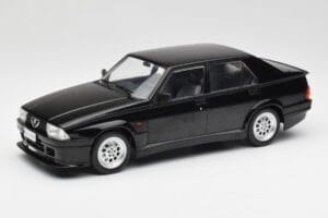 Alfa Romeo 75 Turbo Evoluzione Čierny MCG 1:18 MCG18429 Kov