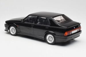 Alfa Romeo 75 Turbo Evoluzione Čierny MCG 1:18 MCG18429 Kov – obrázok 5 z 6