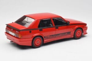 Alfa Romeo 75 Turbo Evoluzione Červený MCG 1:18 MCG18428 Kov – obrázok 2 z 6