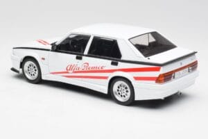 Alfa Romeo 75 Turbo Evoluzione Biely MCG 1:18 MCG18430 Kov – obrázok 5 z 6