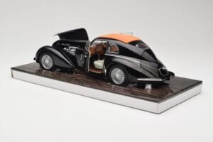 Alfa Romeo 8C 2900B Lungo Čierny Minichamps 1:18 100120421 Kov – obrázok 5 z 8