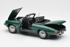 Alfa Romeo Duetto Spider Zelený AUTOart 1:18 70138 Kov – obrázok 5 z 8