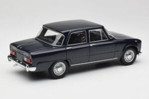 Alfa Romeo Giulia 1300 Modrý Minichamps 1:18 180120905 Kov – obrázok 3 z 8