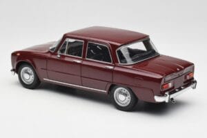 Alfa Romeo Giulia 1300 Tmavo Červený Minichamps 1:18 180120906 Kov – obrázok 7 z 8