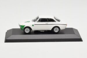 Alfa Romeo Giulia 1300 GTA Junior Biely Minichamps 1:43 400120601 Kov