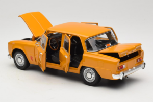 Alfa Romeo Giulia 1300 Super Oranžový Minichamps 1:18 180120900 Kov – obrázok 5 z 8