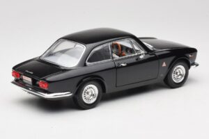 Alfa Romeo Giulia Sprint GTA Čierny Road Signature 1:18 92348 Kov – obrázok 3 z 8