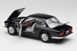 Alfa Romeo Giulia Sprint GTA Čierny Road Signature 1:18 92348 Kov – obrázok 5 z 8