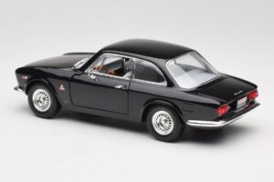 Alfa Romeo Giulia Sprint GTA Čierny Road Signature 1:18 92348 Kov – obrázok 7 z 8