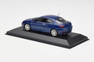 Alfa Romeo GT Dark Blue Metallic Minichamps 1:43 400120326 Kov – obrázok 3 z 4
