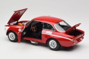 Alfa Romeo GTA 1300 Junior #33 T. Hezemans / G. van Lennep Hezemans Jarama 1972 Minichamps 1:18 100721233 Kov – obrázok 5 z 8