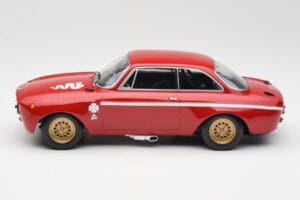 Alfa Romeo GTA 1300 Junior Červený Minichamps 1:18 155120020 Kov – obrázok 3 z 6