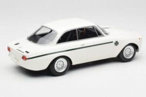 Alfa Romeo GTA 1300 Junior Biely Minichamps 1:18 155120021 Kov – obrázok 2 z 6