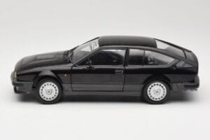 Alfa Romeo GTV6 Čierny Solido 1:18 S1802302 Kov – obrázok 4 z 8