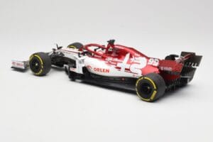 Alfa Romeo Racing C39 #99 A. Giovinazzi Austrian GP 2020 Minichamps 1:18 110200199 Kov – obrázok 5 z 6