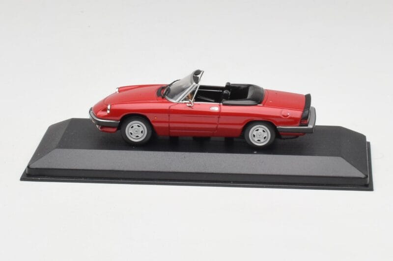 Alfa Romeo Spider 2000 Alfa Červený Minichamps 1:43 436120760 Kov
