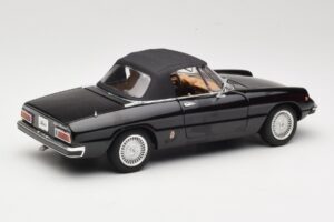 Alfa Romeo Spider 916 Veloce Čierny Ricko 1:18 32107 Kov – obrázok 3 z 8