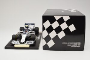 AlphaTauri Honda AT01 #10 P. Gasly Winner Italian GP 2020 Minichamps 1:18 117200810 Kov – obrázok 6 z 6