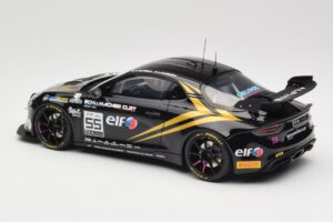 Alpine A110 GT4 Evo #55 P. Huteau / L. Hurgon GT4 European Series 2024 Otto 1:18 OT1149 Živica – obrázok 5 z 6