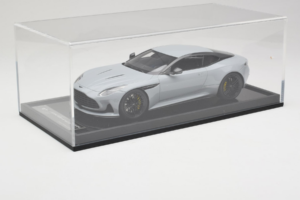 Aston Martin DB12 Nardo Gray MotorHelix 1:18 MH027NG Živica – obrázok 6 z 7
