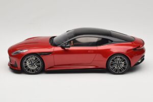 Aston Martin DB12 Hyper Red GT Spirit 1:18 GT936 Živica – obrázok 3 z 6