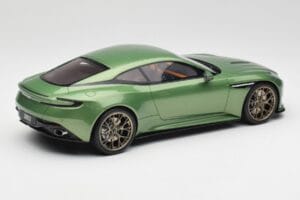 Aston Martin DB12 Zelený GT Spirit 1:18 GT466 Živica – obrázok 2 z 5