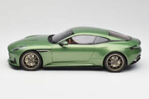 Aston Martin DB12 Zelený GT Spirit 1:18 GT466 Živica – obrázok 3 z 5