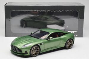 Aston Martin DB12 Zelený GT Spirit 1:18 GT466 Živica – obrázok 5 z 5