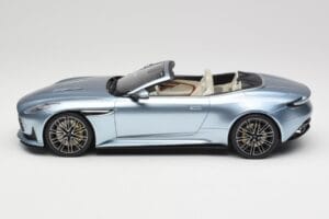 Aston Martin DB12 Volante Caribbean Blue Pearl GT Spirit 1:18 GT479 Živica – obrázok 3 z 6