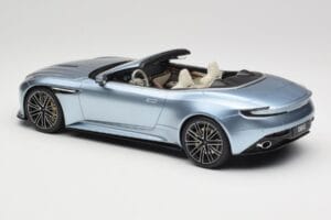 Aston Martin DB12 Volante Caribbean Blue Pearl GT Spirit 1:18 GT479 Živica – obrázok 5 z 6