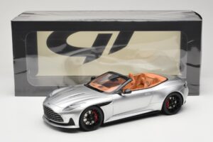 Aston Martin DB12 Volante Strieborný GT Spirit 1:18 GT945 Živica – obrázok 6 z 6
