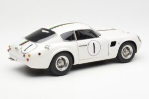 Aston Martin DB4 GT Zagato #1 24 Hours of Le Mans 1961 CMC 1:18 M-139 Kov – obrázok 2 z 6
