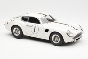 Aston Martin DB4 GT Zagato #1 24 Hours of Le Mans 1961 CMC 1:18 M-139 Kov – obrázok 4 z 6