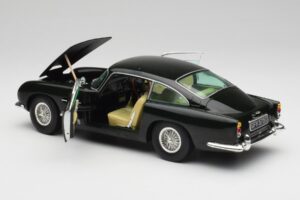 Aston Martin DB5 California Šalviová Chrono 1:18 H1001 Kov – obrázok 5 z 8