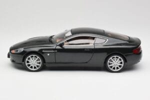 Aston Martin DB9 Čierny Solido 1:18 15025600 Kov – obrázok 4 z 8