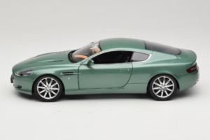 Aston Martin DB9 Zelený Minichamps 1:18 150137322 Kov – obrázok 4 z 8