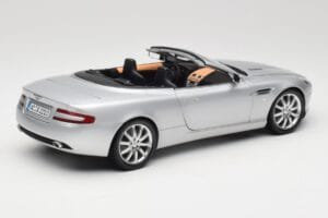 Aston Martin DB9 Volante Strieborný Minichamps 1:18 150137334 Kov – obrázok 3 z 8