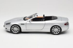 Aston Martin DB9 Volante Strieborný Minichamps 1:18 150137334 Kov – obrázok 4 z 8