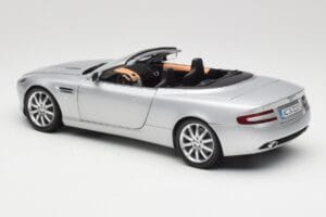 Aston Martin DB9 Volante Strieborný Minichamps 1:18 150137334 Kov – obrázok 7 z 8