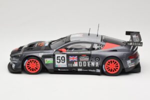 Aston Martin DBR9 GT1 #59 Team Modena A. Garcia / J. Menten / C. Fittipaldi 24 Hours of Le Mans 2006 Solido 1:18 80014 Kov – obrázok 4 z 8