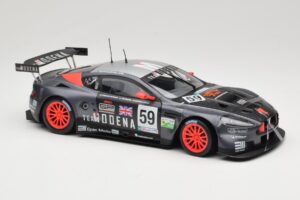 Aston Martin DBR9 GT1 #59 Team Modena A. Garcia / J. Menten / C. Fittipaldi 24 Hours of Le Mans 2006 Solido 1:18 80014 Kov – obrázok 6 z 8