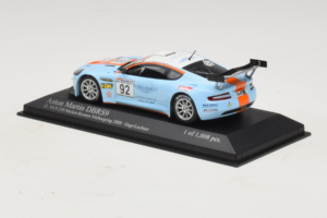 Aston Martin DBRS9 Gulf #92 T. Enge / Lechner VLN 250 Nurburgring 2008 Minichamps 1:43 400081392 Kov – obrázok 3 z 4