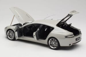 Aston Martin Rapide S Silver Fox AUTOart 1:18 70258 Kov – obrázok 5 z 8