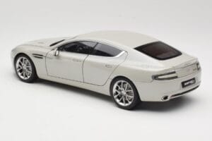 Aston Martin Rapide S Silver Fox AUTOart 1:18 70258 Kov – obrázok 7 z 8