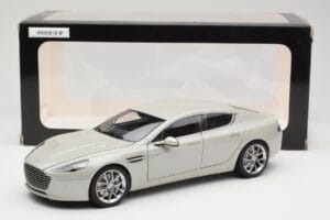 Aston Martin Rapide S Silver Fox AUTOart 1:18 70258 Kov – obrázok 8 z 8