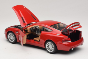 Aston Martin V12 Vanquish Červený Bburago 1:18 33334063 Kov – obrázok 5 z 8