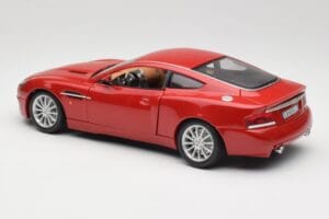 Aston Martin V12 Vanquish Červený Bburago 1:18 34063 Kov – obrázok 7 z 8