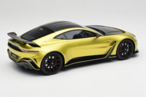 Aston Martin V12 Vantage Final Edition Cosmopolitan Yellow TopSpeed 1:18 TS0453 Kov – obrázok 2 z 6